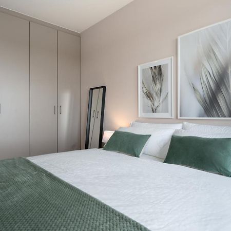 Shs Homes-Luxe Highrise, 2 Bedrooms, Kitchen, Free Parking, Stunning View, Large Tarrasse, Workspace Hasselt Exterior photo