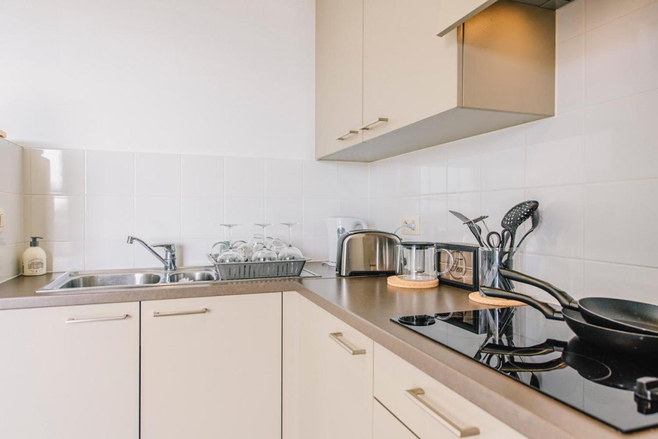 Shs Homes-Luxe Highrise, 2 Bedrooms, Kitchen, Free Parking, Stunning View, Large Tarrasse, Workspace Hasselt Exterior photo