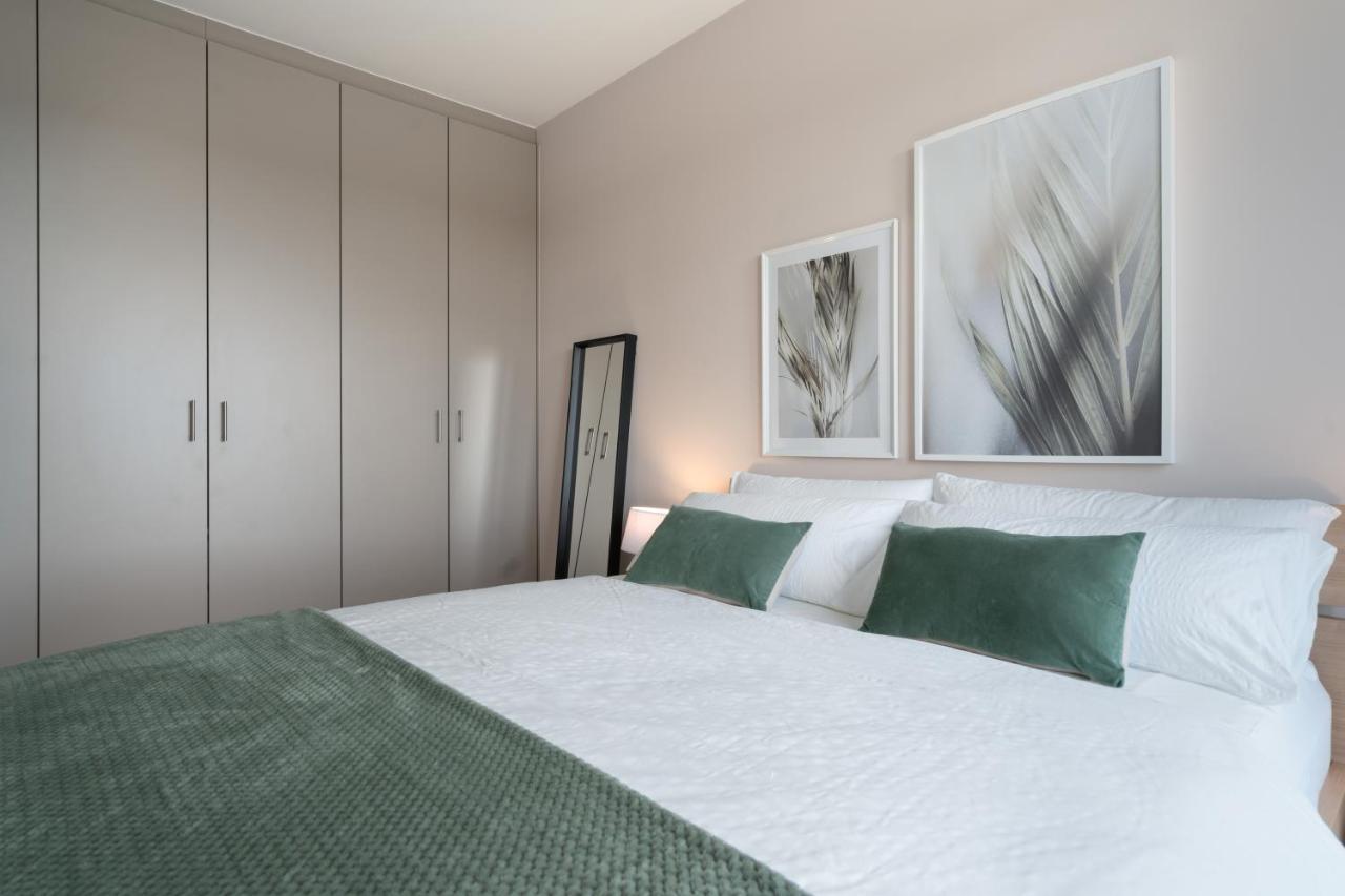 Shs Homes-Luxe Highrise, 2 Bedrooms, Kitchen, Free Parking, Stunning View, Large Tarrasse, Workspace Hasselt Exterior photo
