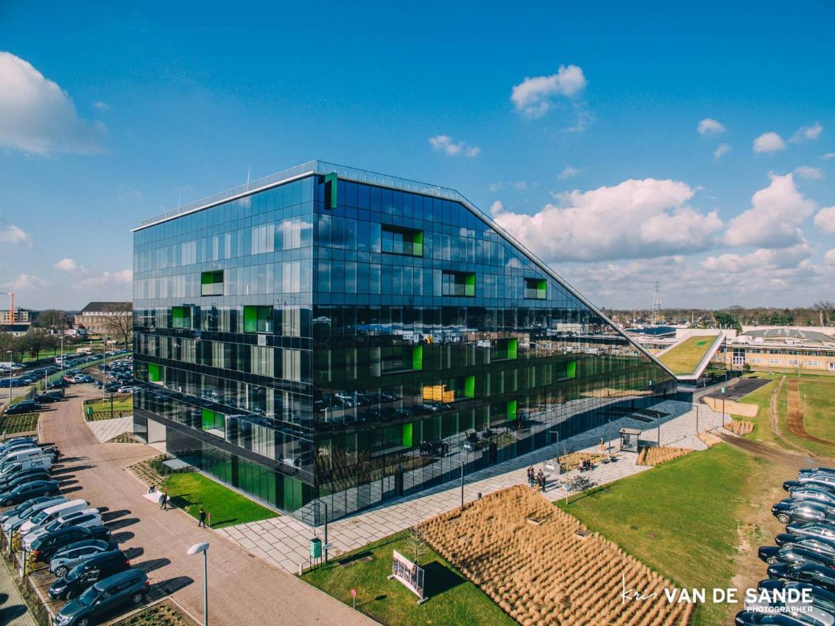 Shs Homes-Luxe Highrise, 2 Bedrooms, Kitchen, Free Parking, Stunning View, Large Tarrasse, Workspace Hasselt Exterior photo